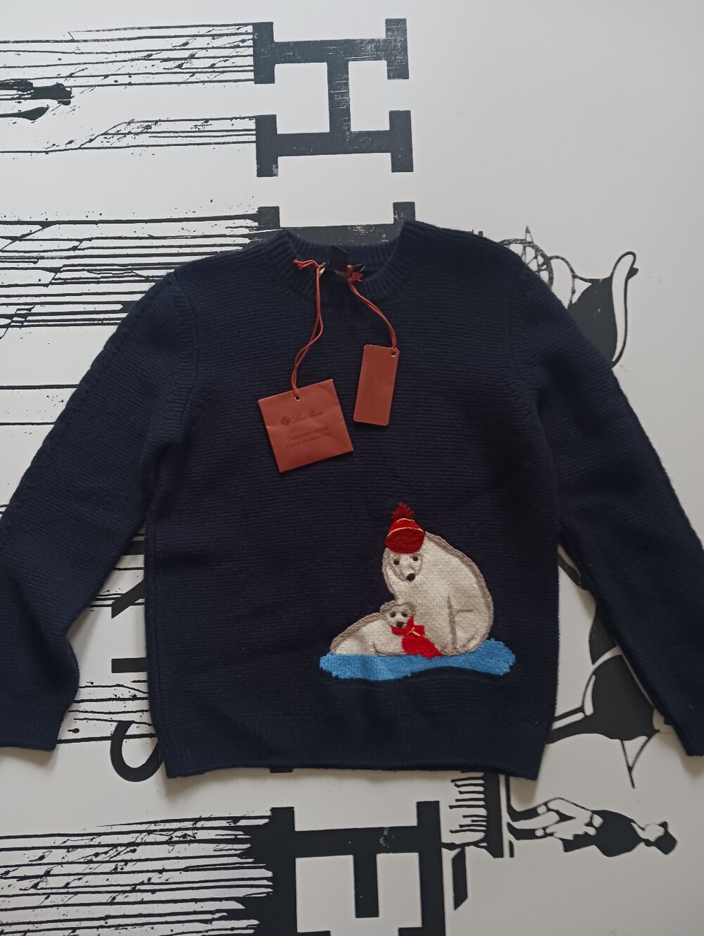 NWT Loro Piana Girocollo Polar Family 100% Cashmere Sweater Size 6. 116 cm